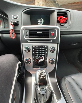 Volvo V60 cena 53500 przebieg: 202000, rok produkcji 2016 z Wolin małe 352